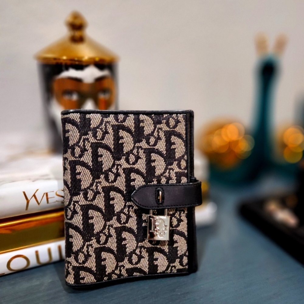 Christian dior agenda cover